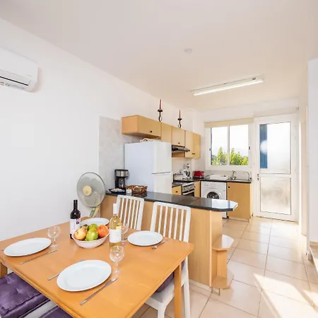 Harbour Maisonette * Lachi
