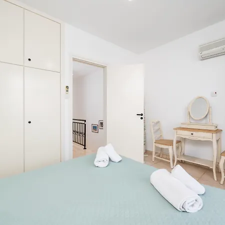Holiday home Harbour Maisonette